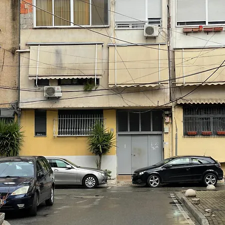 Piazza * Tirana